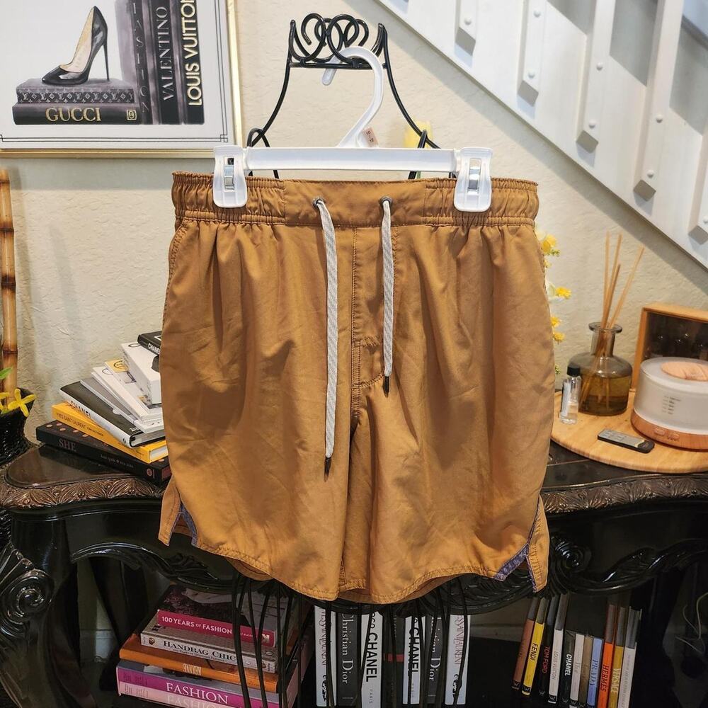 Vuori Men’s Kore Shorts Mustard lined
